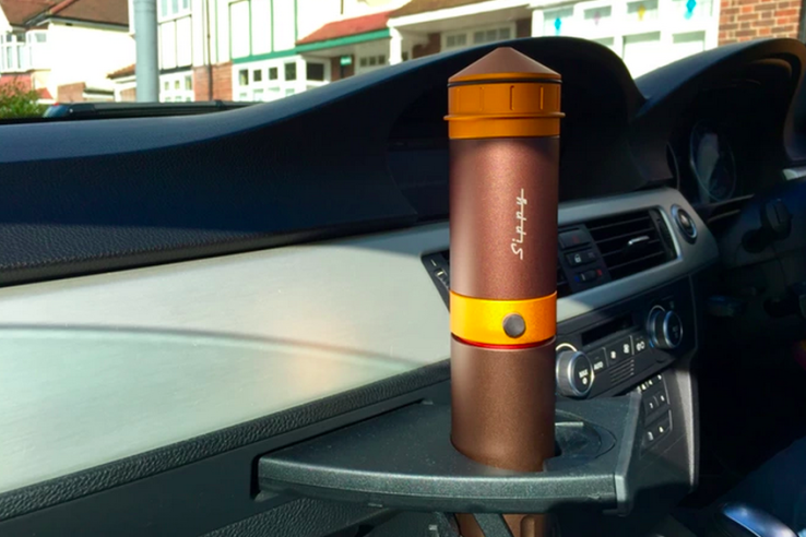 TechCrunch's tweet photo. Sippy lets you make your espresso anywhere http://t.co/1vDrHNRotE http://t.co/C8gWv3Tmlc