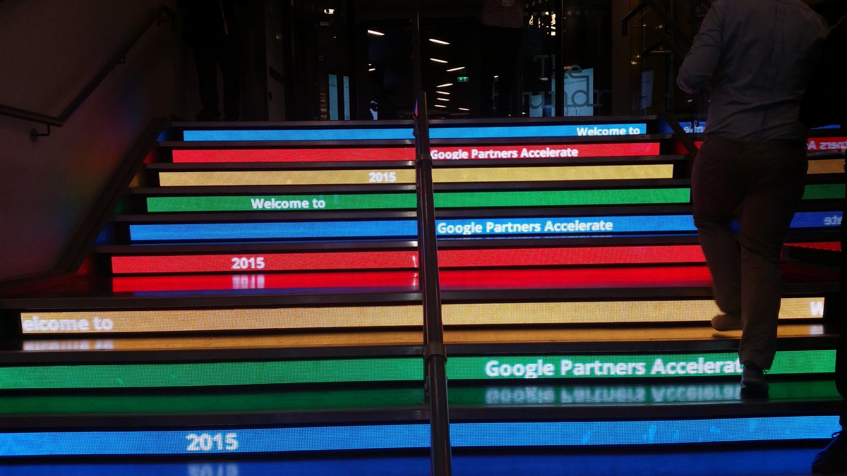 YOUniversalM's tweet photo. #googleaccelerate In più di 350 oggi parliamo con #Google di #digitalmarketing e di nuove sfide per il #2016 http://t.co/wzpvC9R4ak