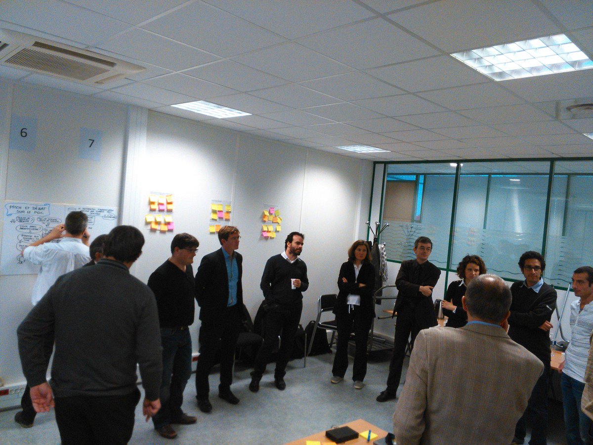 PironTristan's tweet photo. #ccnumlaposte Atelier de co-construction numérique avec l'écosystème. Animation par @ludovic_doucet & @ManuPeyrat http://t.co/P1Xk4ZWzPB