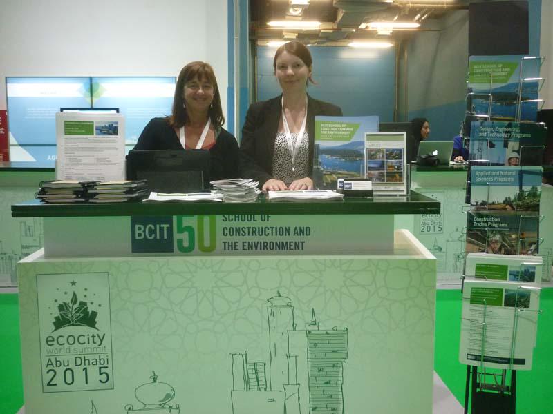 EcocityBuilder's tweet photo. Our friends @BCITSoCE looking fabulous @ECWS2015! #ECWSUAE #ecws2015 http://t.co/Bbnogaj41w