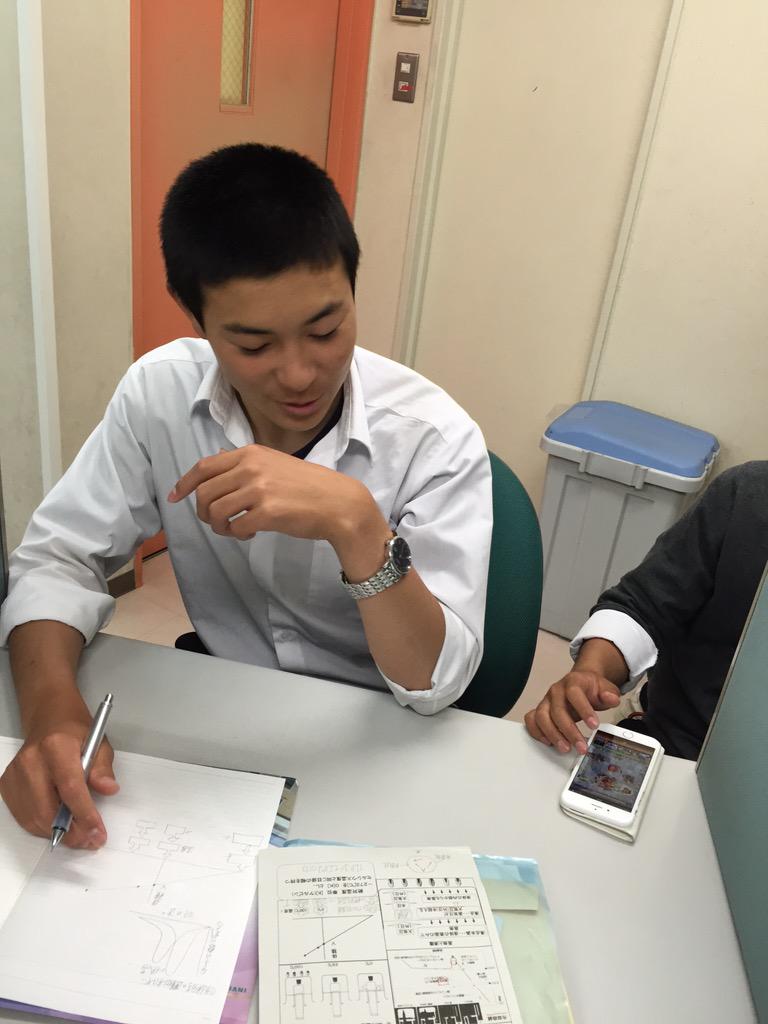 70Mkn_Base's tweet photo. 部員紹介 かどわきだいすけ

愛嬌のある顔でみんなを癒してくれるだいすけ！そんな彼のあだ名はお芋(￣▽￣)
ゲーム好きのくせにゲームクソ弱い http://t.co/YYLd7f1UFi