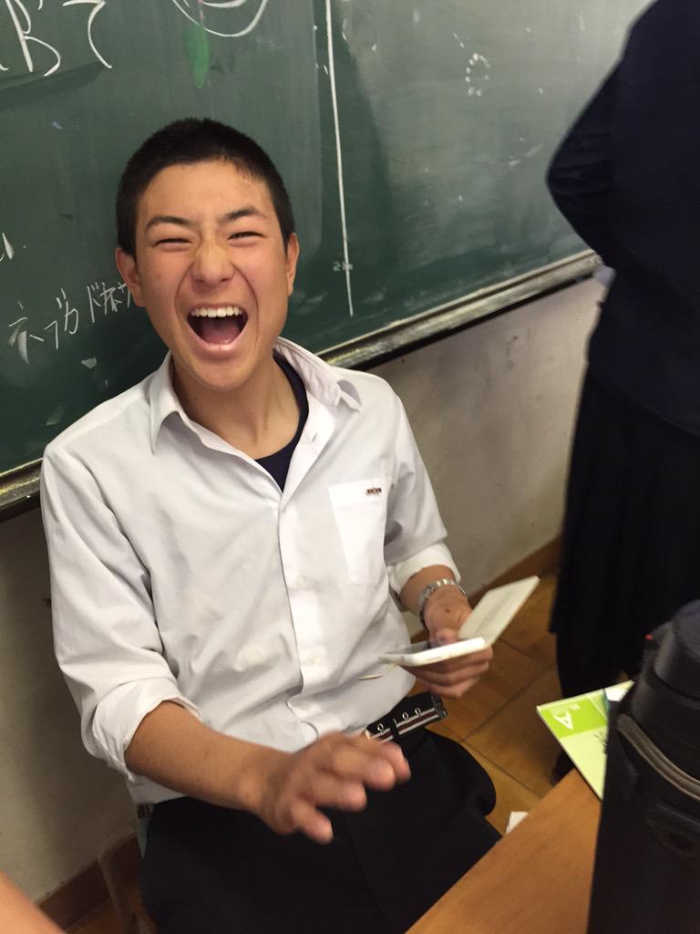 70Mkn_Base's tweet photo. 部員紹介 かどわきだいすけ

愛嬌のある顔でみんなを癒してくれるだいすけ！そんな彼のあだ名はお芋(￣▽￣)
ゲーム好きのくせにゲームクソ弱い http://t.co/YYLd7f1UFi
