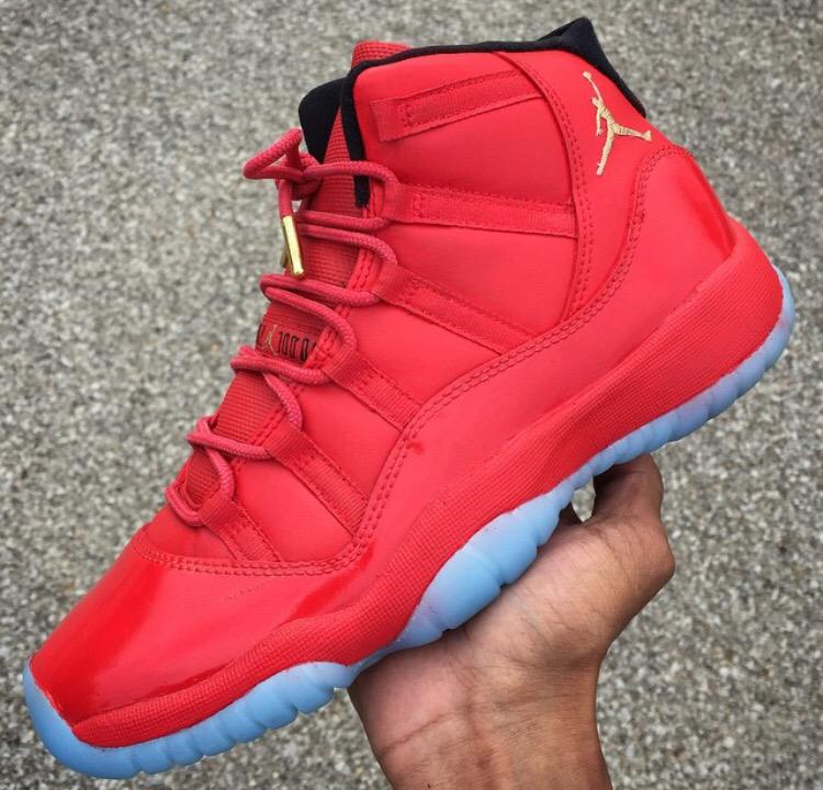 SneakerPics23's tweet photo. RT if you like these Custom 11's http://t.co/Kdb2ObfjR8