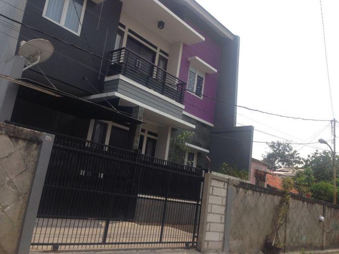 Metro_TV's tweet photo. Malu, Keluarga Pembunuh PNF Tinggalkan Rumah http://t.co/JYwaxIsr4Q #StopKekerasanAnak http://t.co/b7wPP87VDQ