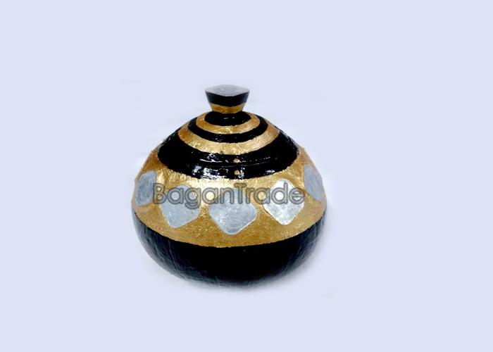 BaganTradeGroup's tweet photo. #MyanmarExport Handmade product Inlaid Myanmar antique money coil on the coconut shell pot http://t.co/VOyNO6iw0Z http://t.co/hGVco3t3l6