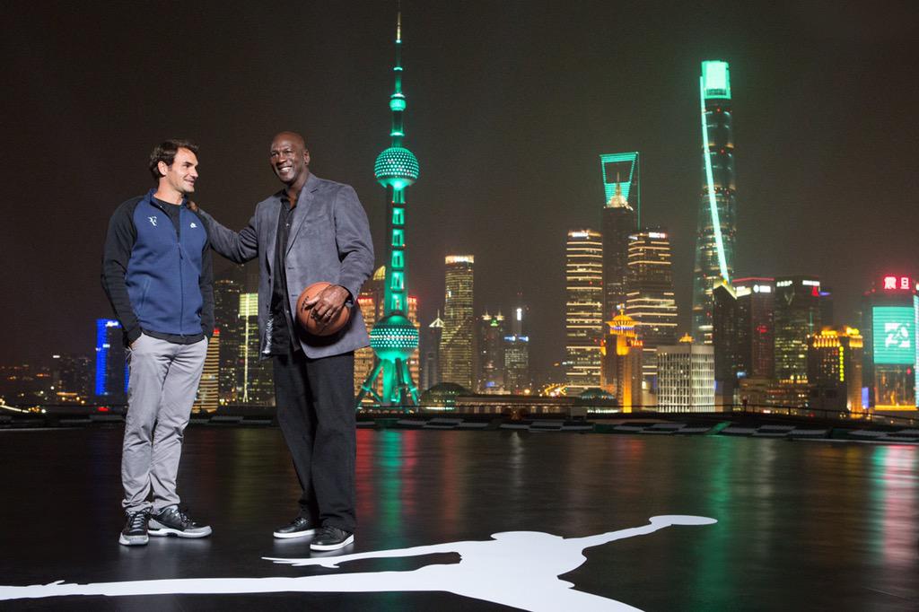 rogerfederer's tweet image. Crazy cool to be with #23 in China #ShanghAirJordan 🏀