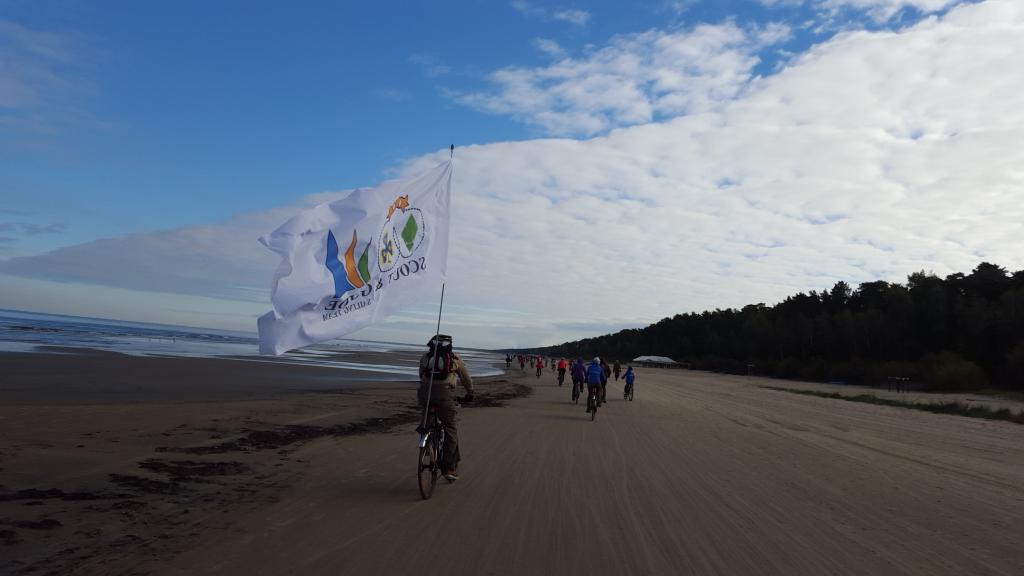 SeaScoutLV's tweet photo. Velobrauciens bija labs pārbaudījums mums kā komandai.  Bicycle marathon was good team work test. http://t.co/3KvtIEvWlI