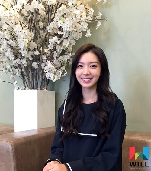 OfficialKmusic's tweet photo. Actress #KimGoWoon has signed a contract with the same agency as her sister, #KimOkBin! #WillEntertainment [MoTif] http://t.co/dfTUUoRKVL
