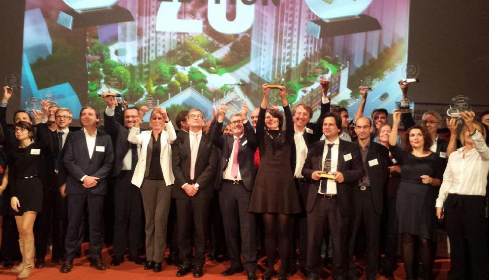 artkom_'s tweet photo. #smartseille remporte le trophée de l'écoCommunication au #Fimbacte 2015 ! #Artkom #smartkom #Yesssss #Eiffage http://t.co/ehRa9m6PhJ