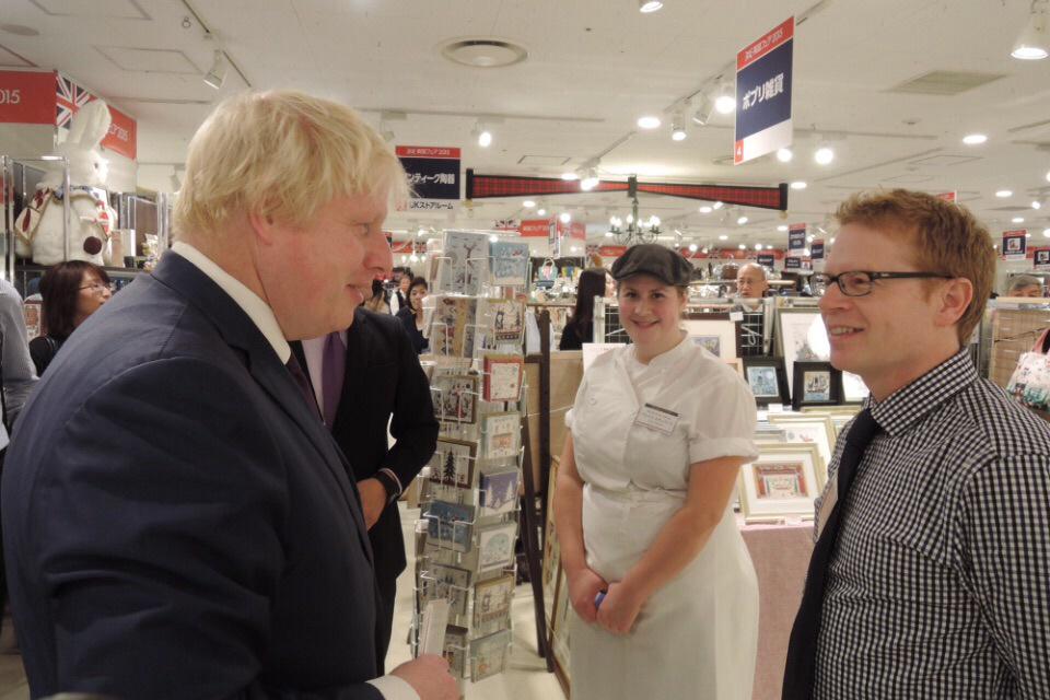 PihaShopBOA's tweet photo. @bridgetearooms meets @MayorofLondon in #Japan #bradfordonavon @BusinessBoA @wiltshiretimes @BathChron http://t.co/ZlXYGpARub