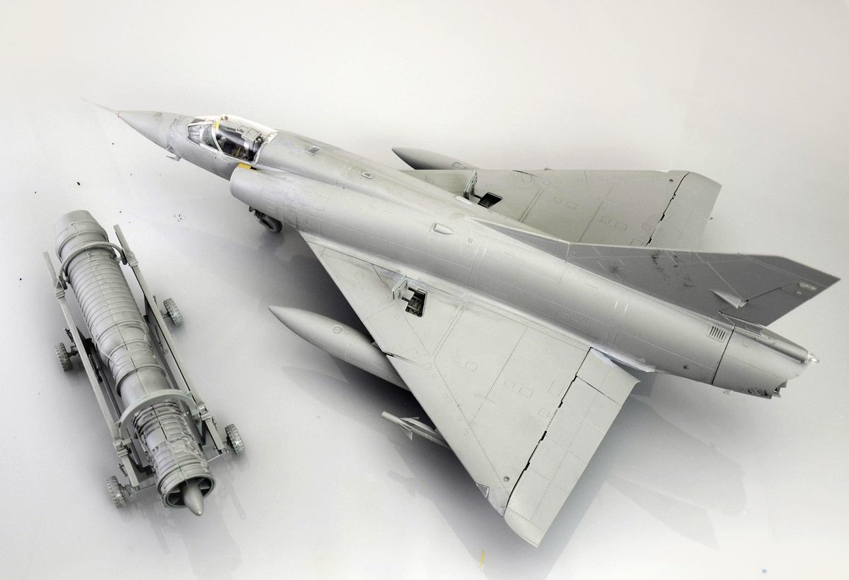 ModelismoAvione's tweet photo. Pruebas de encaje del nuevo Mirage III de @ItaleriModelKit a 1/32. Más info en http://t.co/Vazb2fbJwy #modelismo http://t.co/xIKqLKMGXZ