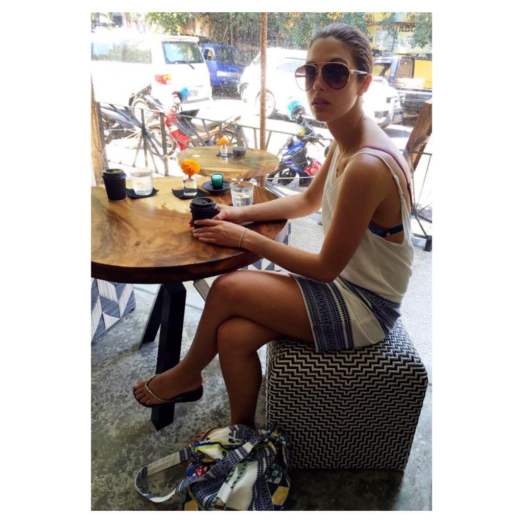 JaimeRidge24's tweet photo. Exploring Seminyak earlier today 🌴🌺 @escapehaven @tigerlilyswimwear @sallyridge http://t.co/9jsk0jB52i