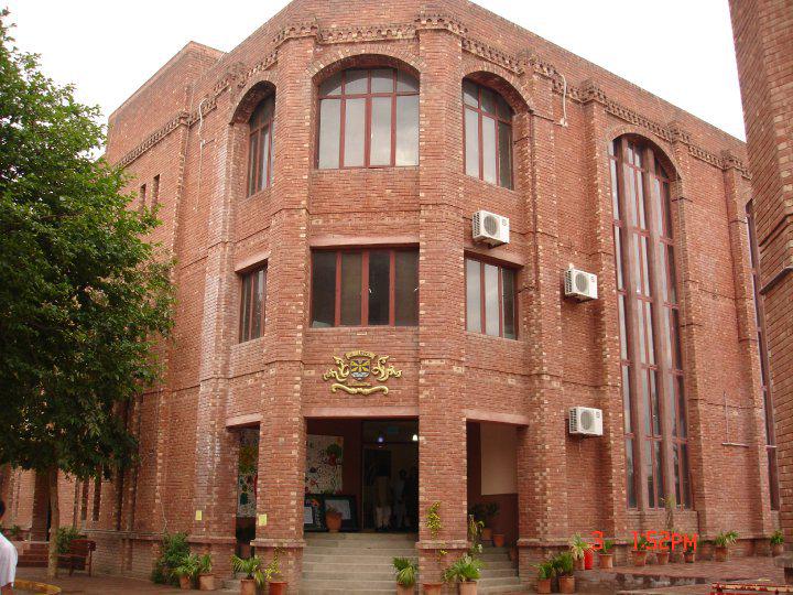 sofiahannah441's tweet image. pakscholars.com/top-10-schools… …..................................#topschools #topschoolsinlahore #topschoolsinpakistan