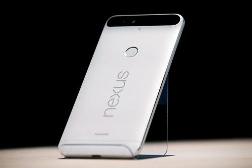 timesofindia's tweet photo. Google launches Nexus 5X, 6P in India http://t.co/p46h18El5t http://t.co/P961wdkZVe