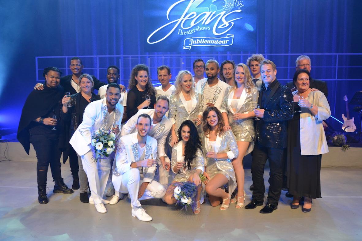 Weg met die winterdip; Jeans 25 is hier! Musicalsites.nl @jeanstheater <a href="/NigelBrownMusiQ/">Nigel Brown</a> @FlorenzMusic