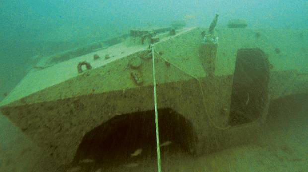Seasaver's tweet photo. #Dubai Police creates artificial reef with sunken armoured cars http://t.co/X3cfAggZIg @gulf_news http://t.co/3sETrUCAjY