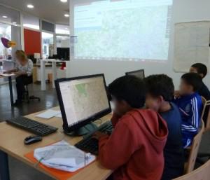 OSM_FR's tweet photo. #openstreetmap en CM1 ? Mais oui ! http://t.co/baLvxZEUsd http://t.co/5a6IT04oqT