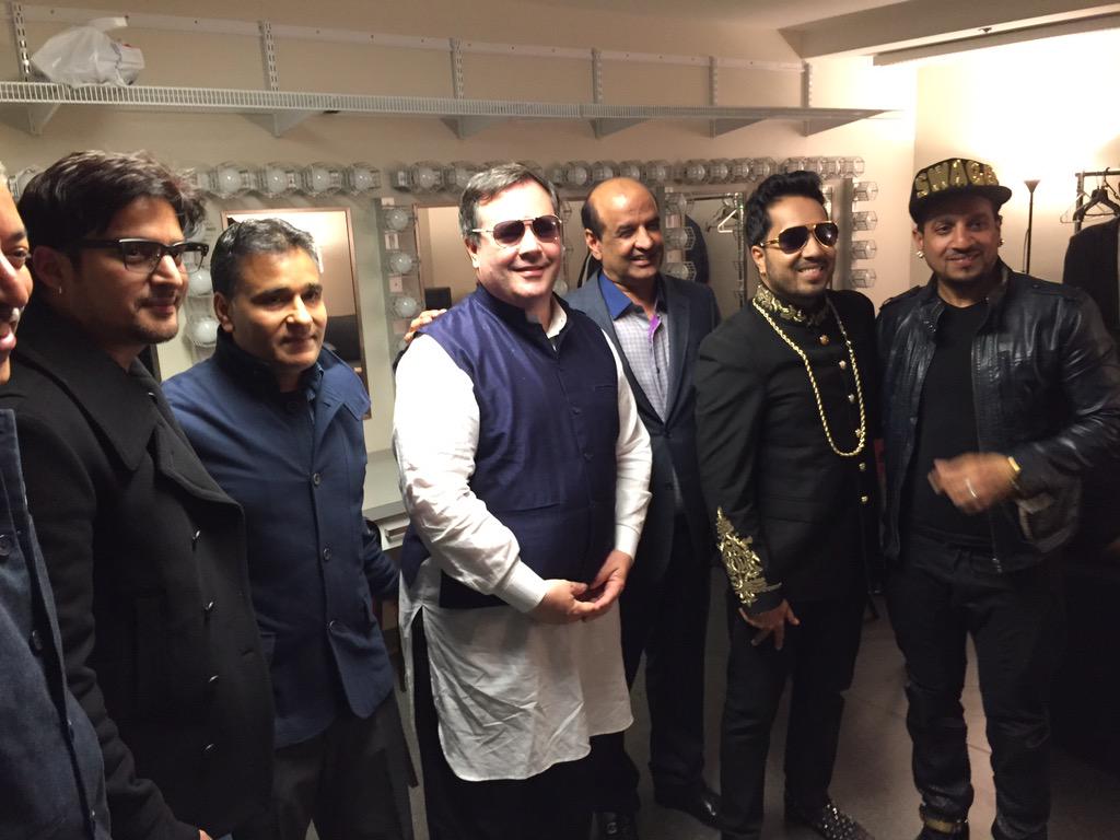 MikaSingh's tweet photo. Omg tonight the audience in  #Vancouver got a punjabi tarka with another surprise entry by the stylish @jazzyb . http://t.co/8lO8JUB1YO