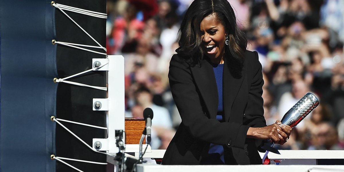 わ 割れない ミシェル オバマ夫人 進水式でシャンパンとファイト 画像 ハフポスト日本版 Scoopnest