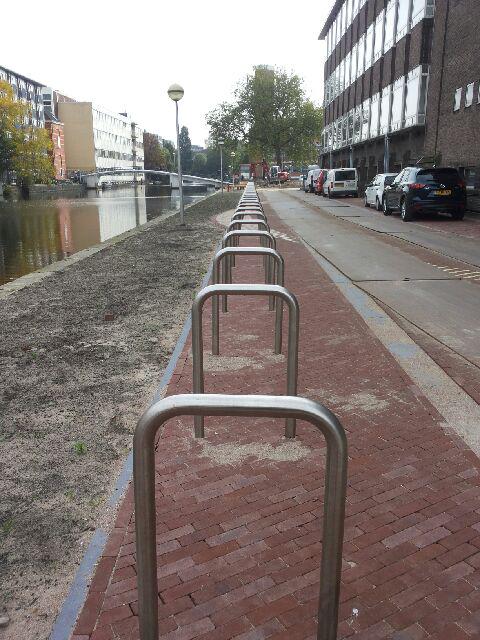 Fietsnietje aan de Nieuwe Prinsengracht zoekt fiets!