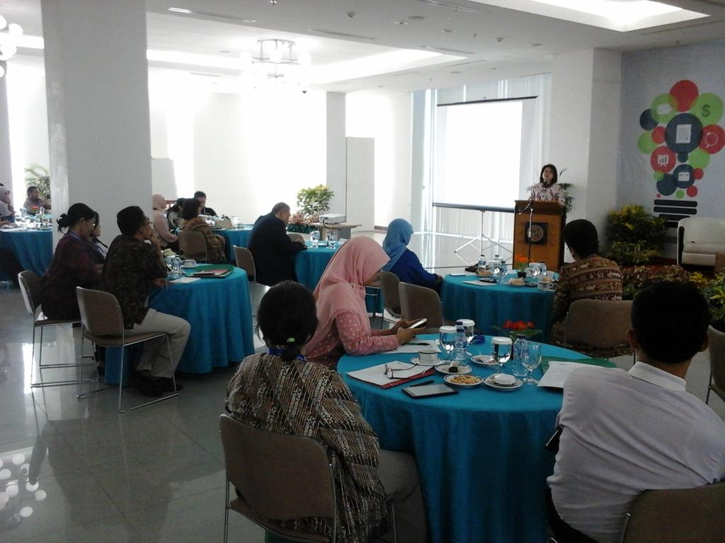 InfoPPM's tweet photo. Lena Setiawati sharing "Studi Kasus, Metoda Pembelajaran" pd The 4th PPM Case Symposium @ppm_rccch di #PPMmanajemen http://t.co/NnwRNWTMbS
