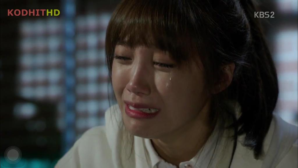 bestbsttt's tweet photo. คือยอนดูกำลังร้องไห้อย่างอิน แต่พระเอกให้วิ่งไปร้องไห้ไปแทนเพราะเดี๋ยวเข้าหอไม่ทัน 555555555555 #CheerUp http://t.co/hTbwblKaAe