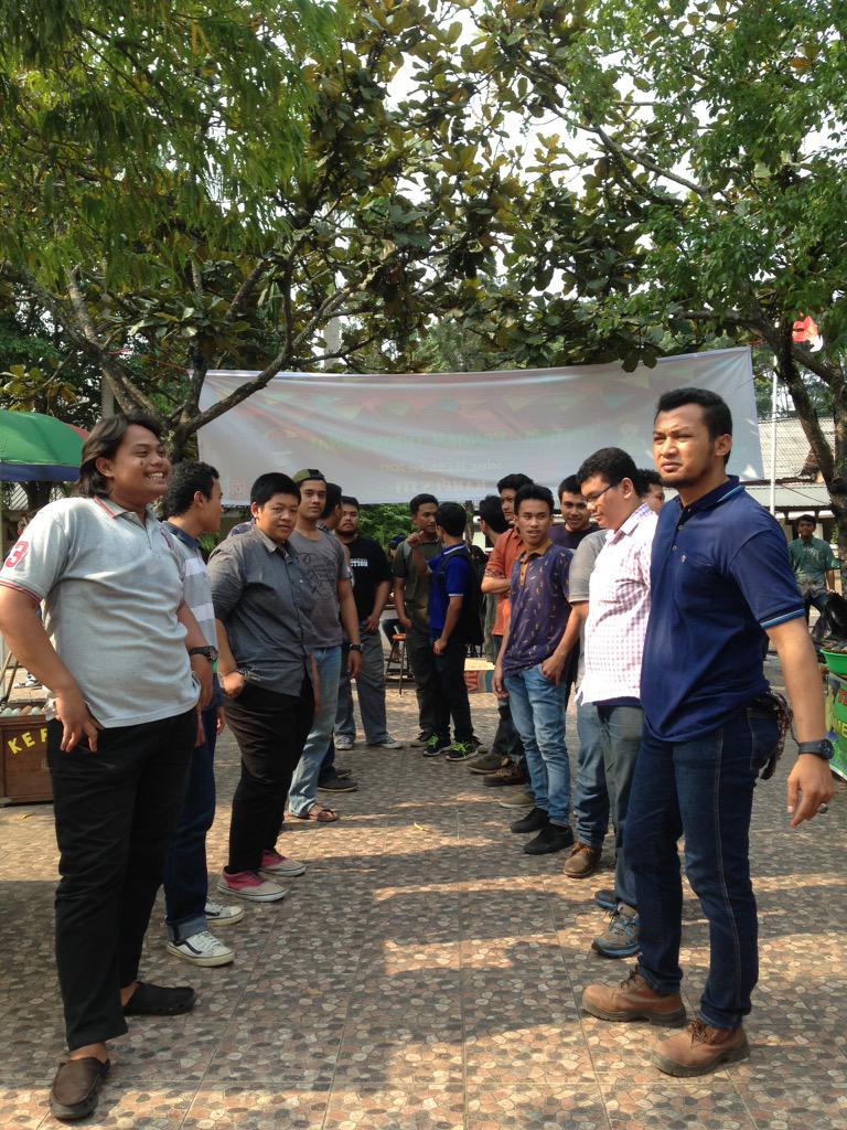 para peserta lomba makan udh pada siap niiih, semangattttt