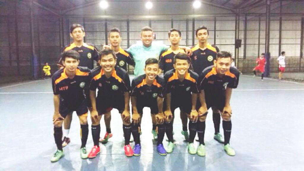 dedichandra2's tweet photo. SimpangRayaFutsalDepok#Specs http://t.co/IAVfu2ance