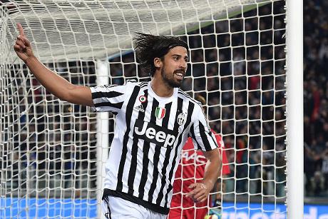 detikcom's tweet photo. Tacchinardi Beri Rapor untuk Penggawa Baru Juve http://t.co/AKYYIF8r9N via @detiksport http://t.co/jhq5nH7xHj