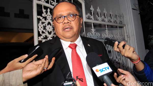 detikcom's tweet image. Disebut Fadli Zon Nggak Ngerti Hukum, Junimart: Jangan Berpolemik! de.tk/6eudCv