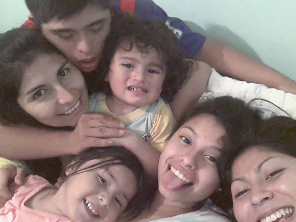 noefero1's tweet image. #ElPoderDeHacerlaFeliz  @cetrogar Es que estemos todos nosotros con ella, sos hijos y nietos :D