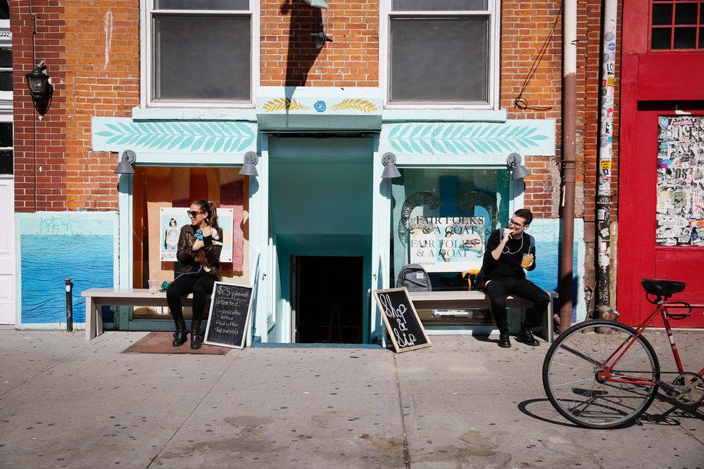 detikcom's tweet image. Di Kafe Ini Pengunjung Bisa Minum Kopi dan Teh Sepuasnya Tanpa Biaya Ekstra de.tk/VWnaEp via @detikFood