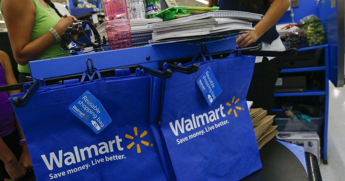 HuffPost's tweet image. Mom forces son to wear tutu in Walmart to punish him for homophobic comments huff.to/1LgxA9W