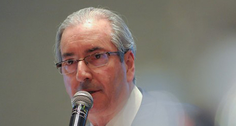 g1's tweet image. STF barra trâmite definido por Cunha para o impeachment de Dilma glo.bo/1REyQbn #G1