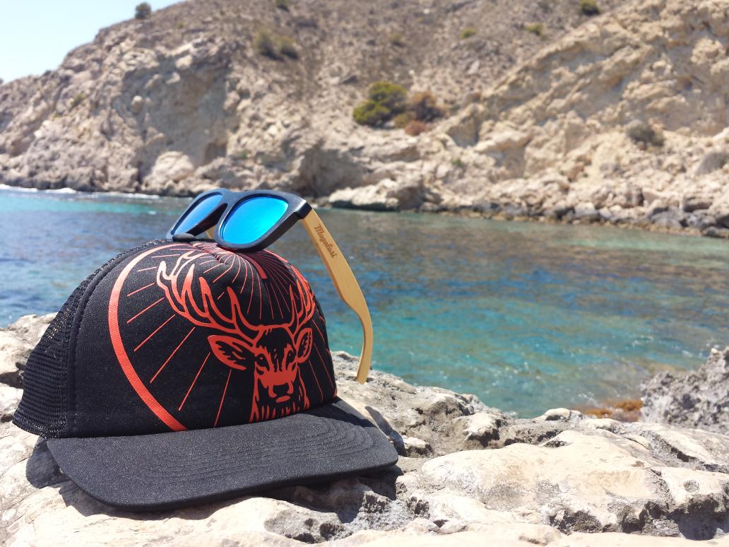 GafasMagalasi's tweet photo. El mejor kit para un día soleado. Jager + nuestras gafas Magalasi @JagermusicSpain. Somos muy fans de vuestra marca http://t.co/hhLY0EBRR1