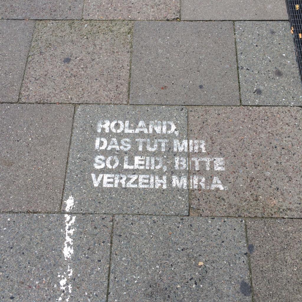 helloInternetz's tweet photo. @Queroland what happened? http://t.co/Z8C3j4JNKr