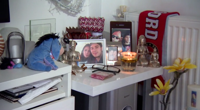 CNN's tweet photo. #MH17: A grieving mother's plea for truth and justice http://t.co/UXdVQN78c6 http://t.co/h8gbNjVGv3