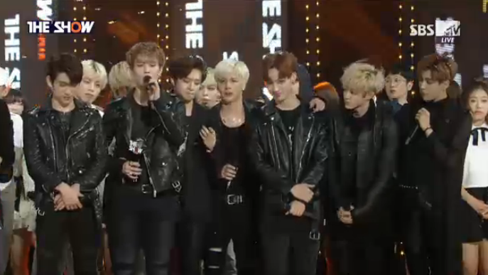 GOT7TH's tweet photo. บอกรักอากาเซกันใหญ่เลย 😭💕 #GOT72NDWIN http://t.co/UAyS4dhOpG
