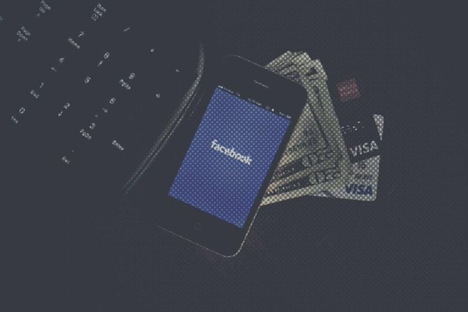 Facebook testing shopping feature on its mobile app  http://t.co/1uEpZSwff2 http://t.co/37pfgDwPhR<a href="/tag/hoganvgawker"class="tags"><span>#hoganvgawker</span></a>