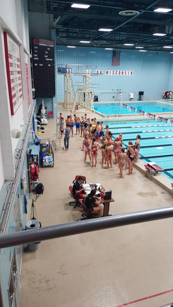 WisconsinTri's tweet image. Last night was the kick off of our #USATCN16 training plan! Look at everyone all excited