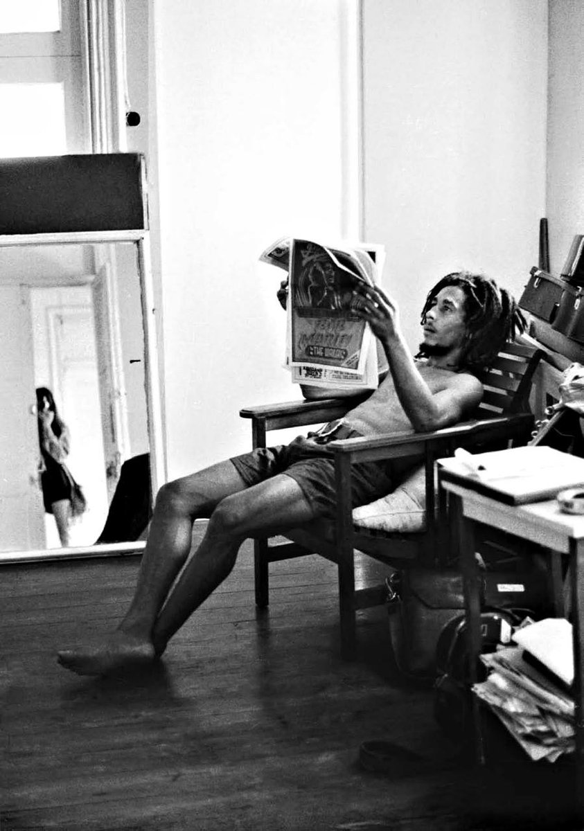 bobmarley's tweet image. This month in 1975, Bob is dubbed "The King of Reggae" by Phonograph Record! #todayinbobslife — 📷 by @Lenswoman