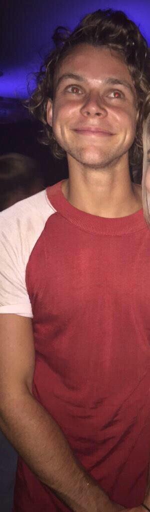 5S0ss1's tweet image. 💁🏻 - Ash