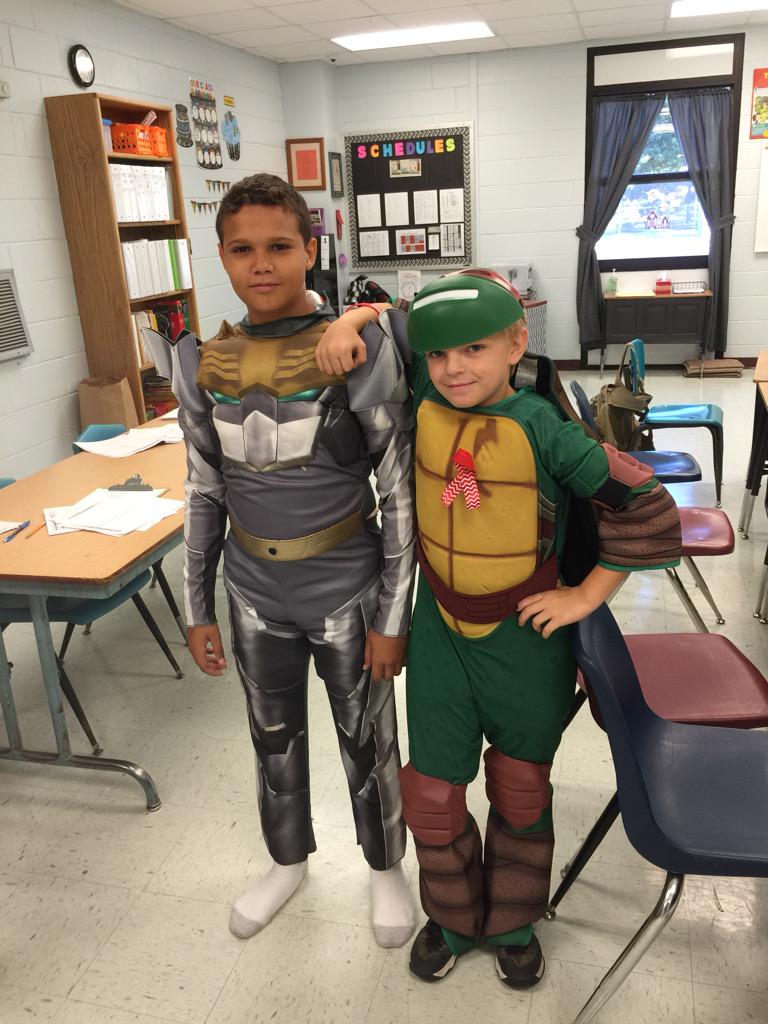 BeebeBBK_6AE's tweet photo. Be someone's superhero today!  @BeebeMiddle @BelindaShook @Beebe_Schools http://t.co/RFQcTlAMta