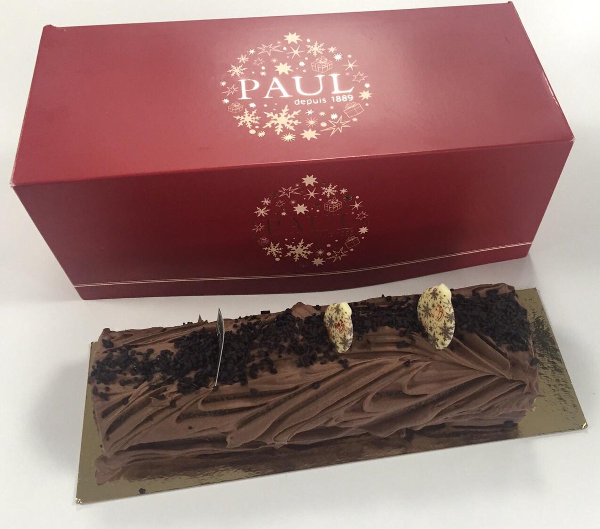 YOUMagSocial's tweet photo. Look what just arrived from @PAUL_Bakery – a gorgeous bûche roulée chocolat from their new #PAULChristmas collection http://t.co/YlMxjG1nEC