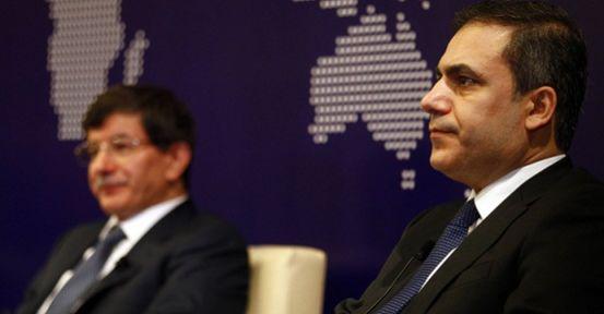 solhaberportali's tweet photo. Davutoğlu, Altınok ve Fidan hakkında suç duyurusu
http://t.co/TT3F0yoZmg http://t.co/o1d2Qzo2AN