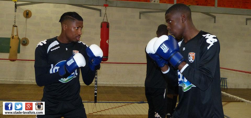 stadelavallois's tweet photo. #Inititiation Les Tango se sont initiés à la boxe ce mardi matin --> http://t.co/2TeIl4ySrk http://t.co/0pN0BRJNQY