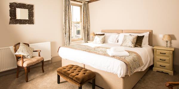 TheHarvardInn's tweet photo. #billericayhour Book a night in one of our beautiful rooms from just £100! http://t.co/A8CwxdtWg5