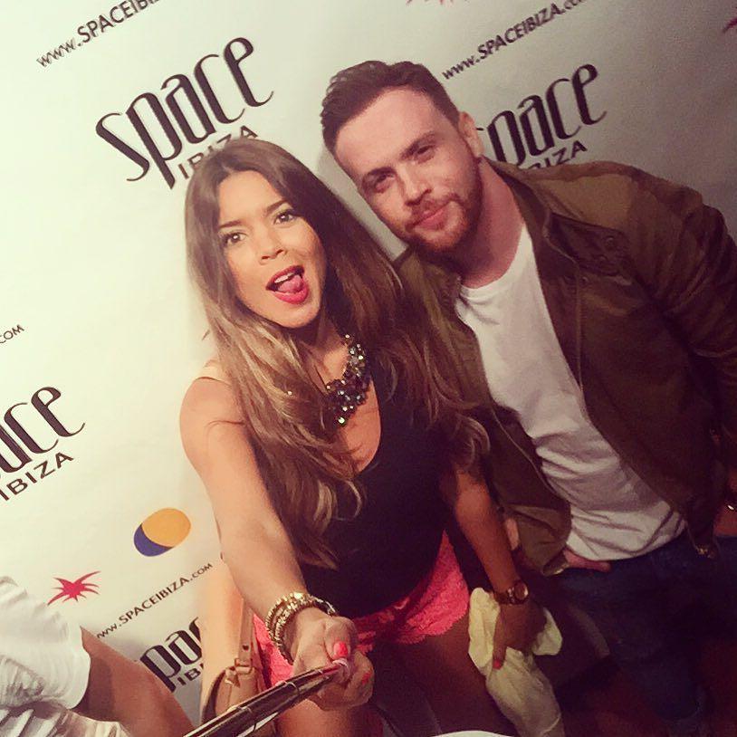 InstaIbiza's tweet photo. #takemeback #crazytrip #pinktrip #love #traveling #bestfriend #enjoy #night #out #party #n… http://t.co/CKbudedE5V http://t.co/ABMhSNJDxS