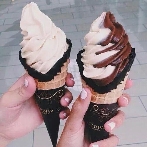 ItsFoodPics's tweet photo. Chocolate Ice Cream       https://t.co/kcK5aiXsrY