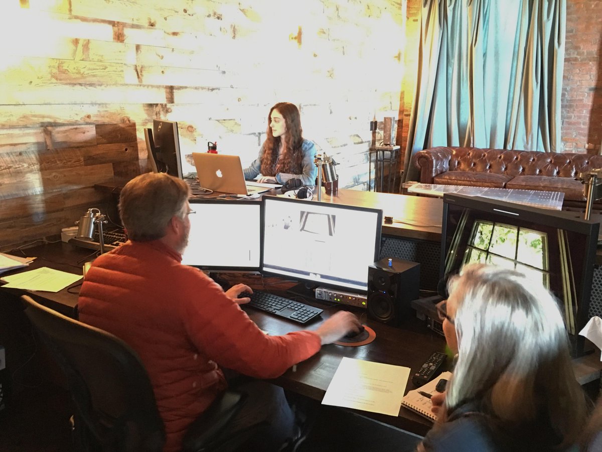 Our editors <a href="/myranoodles/">Myranda</a> and Lee Tucker working hard getting #NashvilleFlipped ready for viewing.